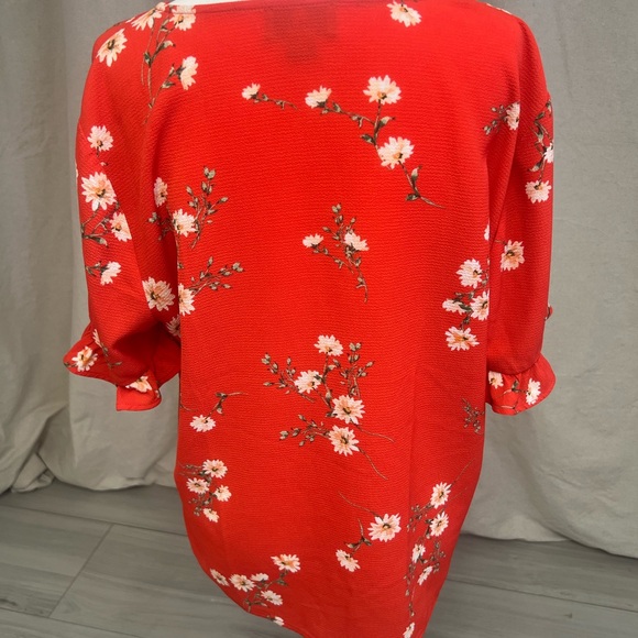 CeCe Women's Red Floral Blouse Sz L - Picture 3 of 8